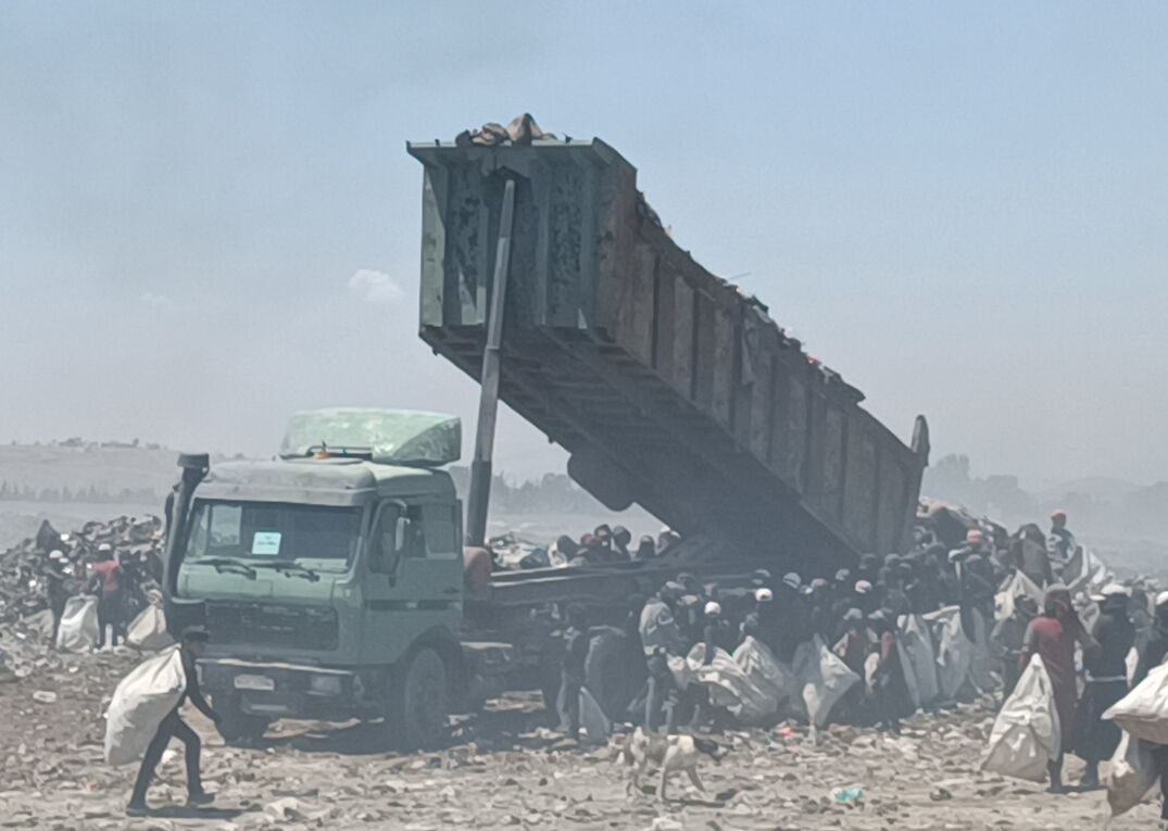 Waste collectors at Al-Ghazlaniya landfill
